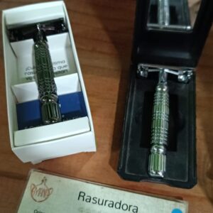 Silver Stainless Steel Razor (Emana)