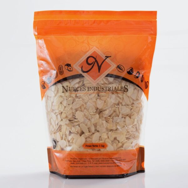 1kg Chopped Blanched Almonds (Nueces Industriales)